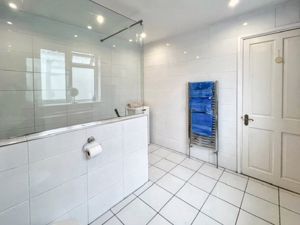 Photo 16- click for photo gallery